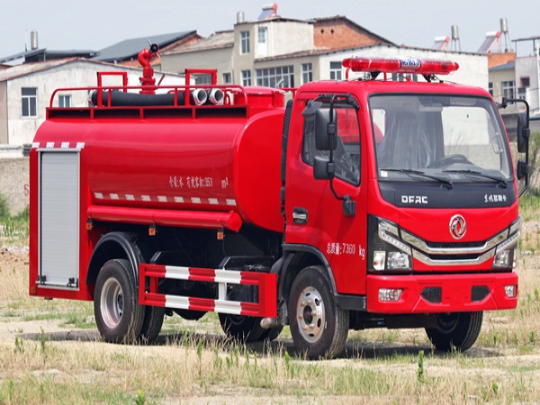 柴油7吨消防洒水车