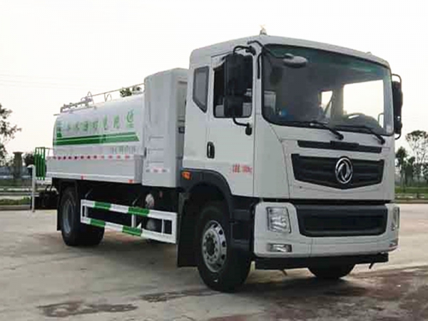 东风纯电动洒水车