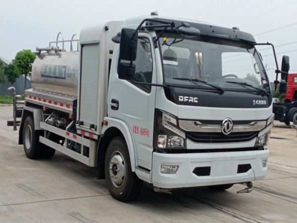 5方纯电动洒水车