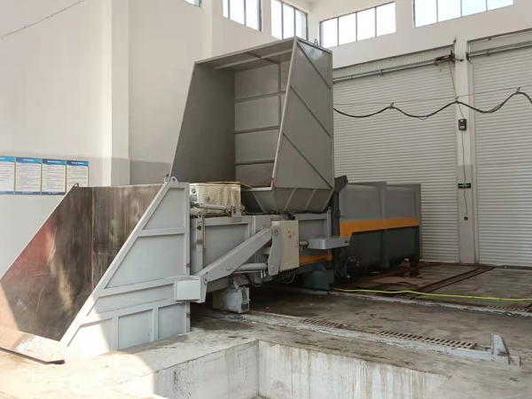 分体式水平压缩垃圾站(后翻转上料) 分体式水平压缩垃圾站(后翻转上料)